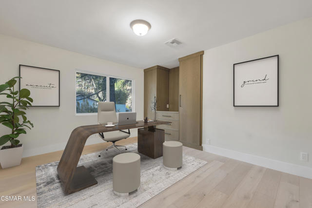 17032 Cotter Place, Encino CA: https://media.crmls.org/mediaz/4874064b-b59e-45a6-a668-acd466fd30d5.jpg