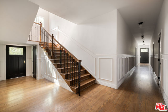 2191 El Sereno Avenue, Altadena CA: https://media.crmls.org/mediaz/48749e06-bc07-4d95-8aed-555d2d3c555b.jpg