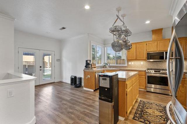 1650 Mimosa Street, Hollister CA: https://media.crmls.org/mediaz/4874c605-b739-46fe-8744-adaaa3b05bf3.jpg