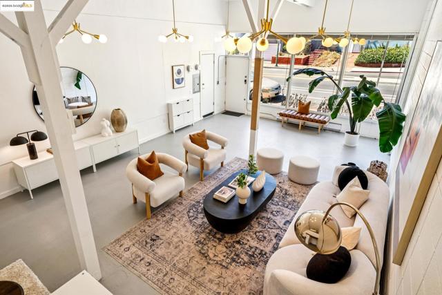 2760 Park Blvd, Oakland CA: https://media.crmls.org/mediaz/487604e6-96ce-47c8-9b37-675021928633.jpg