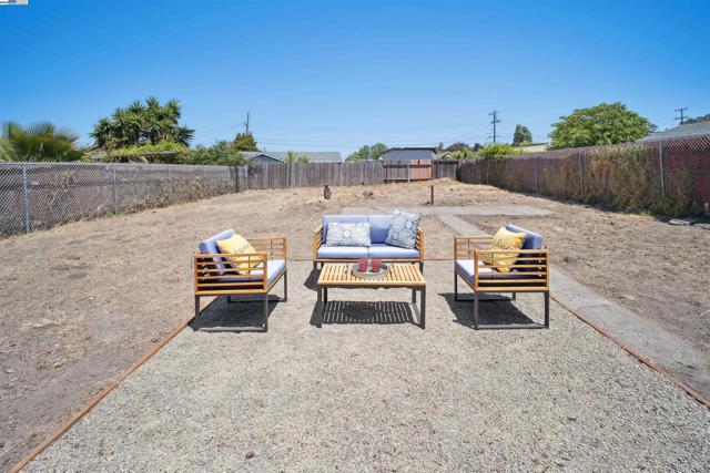 613 Payne Dr, Richmond CA: https://media.crmls.org/mediaz/4876467e-d913-4e3f-bab4-a2b1096f1034.jpg