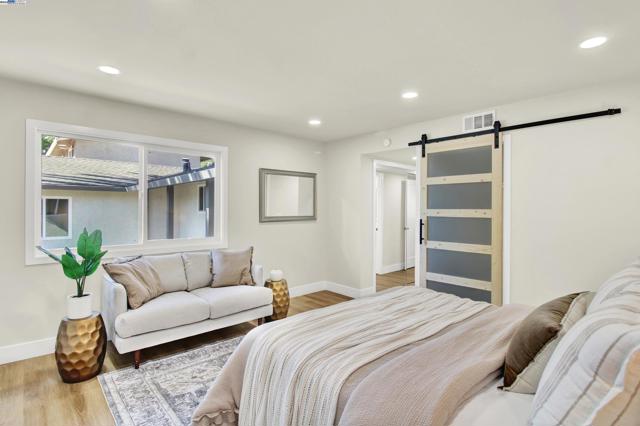 3613 perada dr, Walnut Creek CA: https://media.crmls.org/mediaz/487689ed-795d-4019-8df0-05615e76914c.jpg