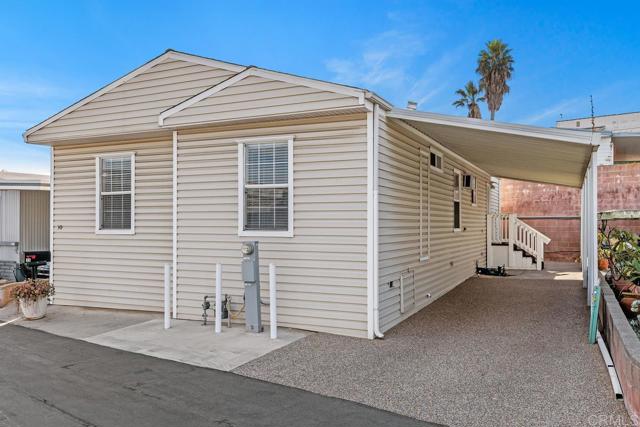 Detail Gallery Image 1 of 1 For 30 Hummingbird Ln, Oceanside,  CA 92057 - 3 Beds | 2 Baths