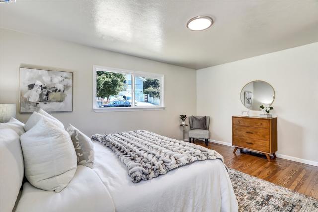 1551 Merced St, Richmond CA: https://media.crmls.org/mediaz/4877d96a-46c1-4433-8f97-54bb4525206d.jpg