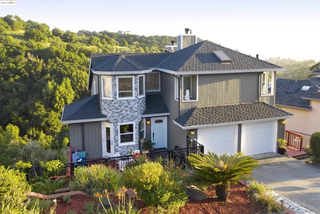 10353 Royal Oak Rd, Oakland CA: https://media.crmls.org/mediaz/4878051d-b5bb-4282-9173-3788fe4df57c.jpg