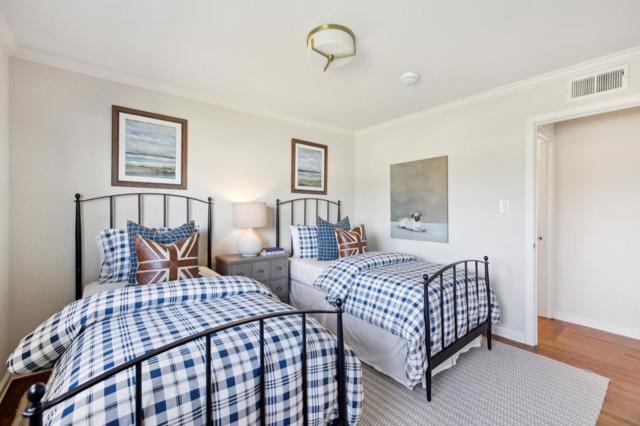 1371 Claudia Avenue, San Mateo CA: https://media.crmls.org/mediaz/48786cd6-d7fe-4f56-8745-6396783fcb88.jpg