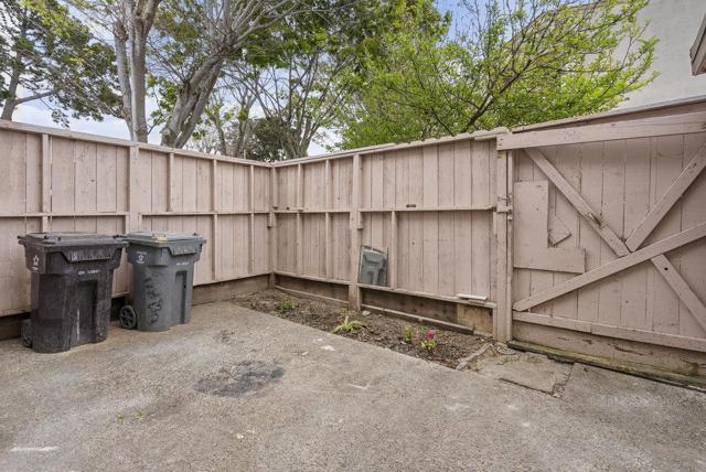 918 Acosta Plaza, Salinas CA: https://media.crmls.org/mediaz/4878e058-1f45-4bd4-aab2-ccf75f73935b.jpg