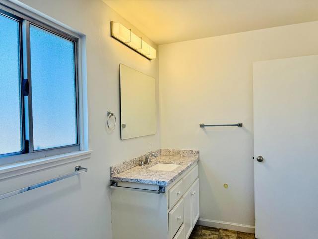 15061508 Kentfield Avenue, Redwood City CA: https://media.crmls.org/mediaz/4879a718-ee3d-4213-8b62-a2b041b43830.jpg