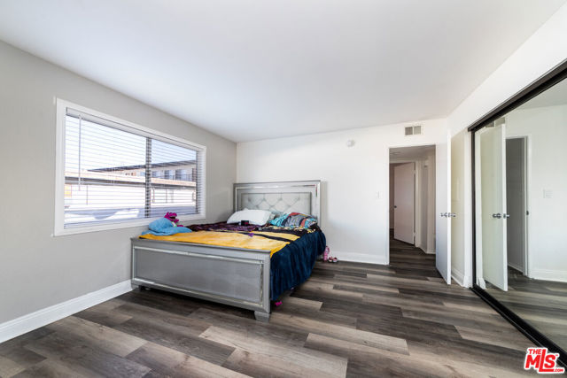 15214 S Raymond Avenue, Gardena CA: https://media.crmls.org/mediaz/4879c5ab-3b1b-4a21-9563-0f6bcc288d06.jpg