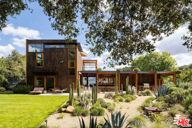 22575 Monte Vista Drive, Topanga CA: https://media.crmls.org/mediaz/4879e8c7-6c11-496b-8de8-9ecd5284bcfe.jpg