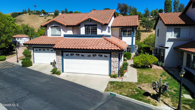 5964 Ruthwood Drive, Calabasas CA: https://media.crmls.org/mediaz/487a19c4-d2ce-4578-8ef6-32af62454d91.jpg