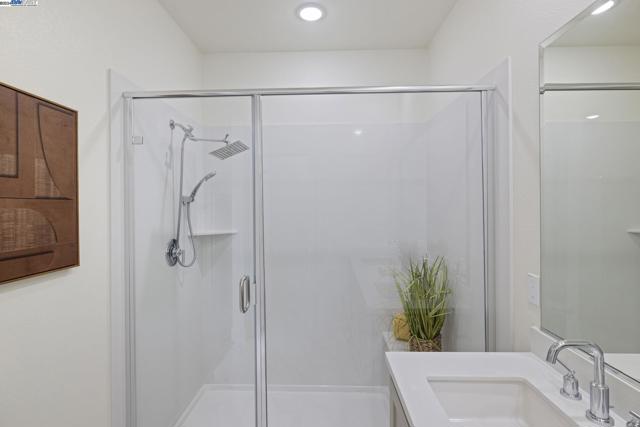 Image 30 of 39 For 9572 Seawind Way