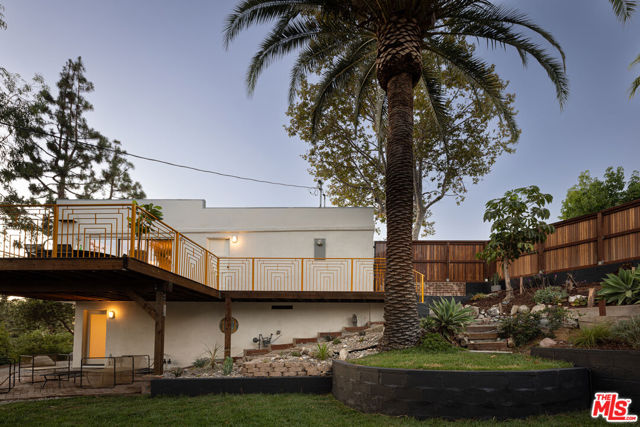 1333 E Palmer Avenue, Glendale CA: https://media.crmls.org/mediaz/487b0512-d642-4b84-8650-85836bdb0171.jpg