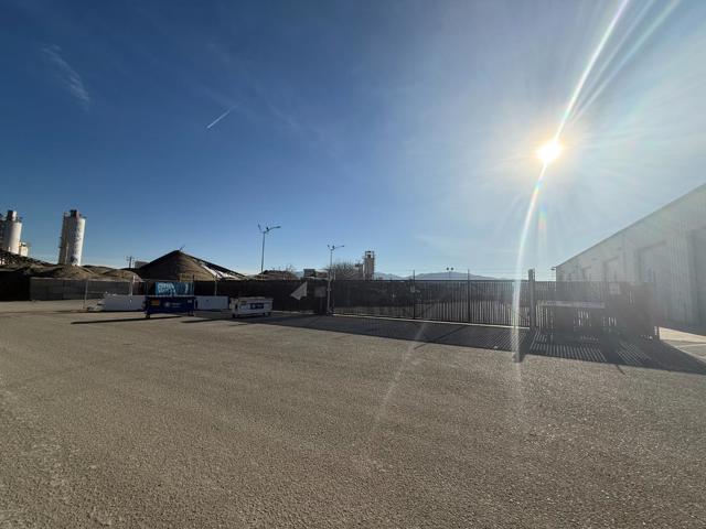 1347 Harkins Road, Salinas CA: https://media.crmls.org/mediaz/487b27a6-b1e9-4cf5-8f37-c91e5bd79720.jpg