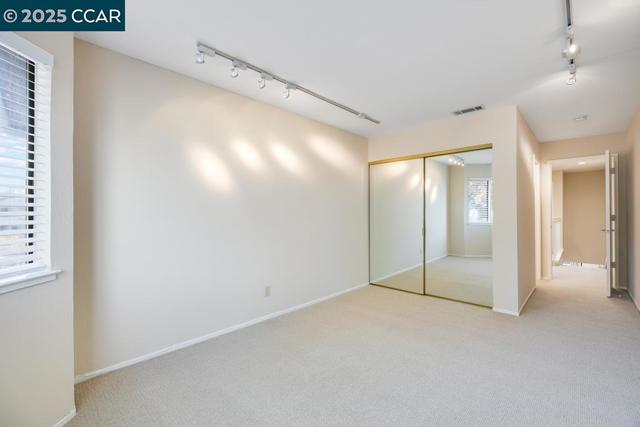 231 Sunspring Ct, Pleasant Hill CA: https://media.crmls.org/mediaz/487c0207-5b82-4618-a2e1-c2b96b54ace7.jpg