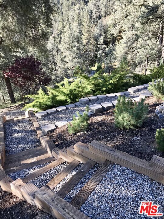 2222 Gimmewald Place, Pine Mountain Club CA: https://media.crmls.org/mediaz/487cb645-eddf-4660-ad51-63d97e6df030.jpg