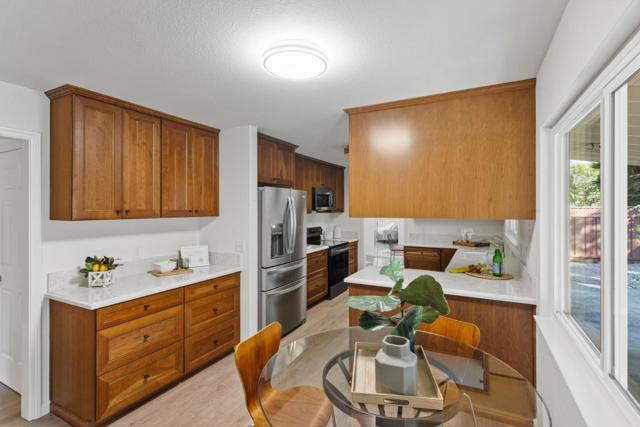1760 Almond Way, Morgan Hill CA: https://media.crmls.org/mediaz/487d8850-076c-46f4-a21d-1ab662edffbb.jpg