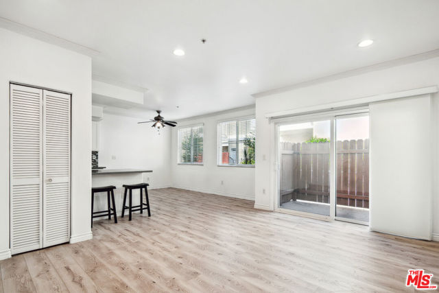 300 East Providencia Avenue, 103 photo 2