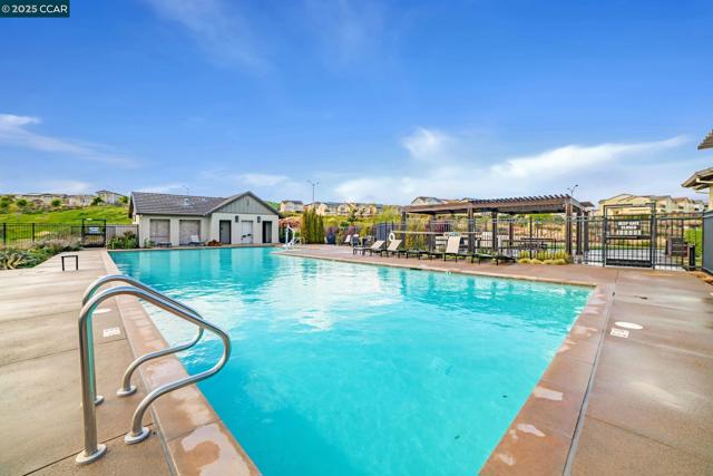 33103 Via Vicenza, San Ramon CA: https://media.crmls.org/mediaz/487e4fbc-dbe0-4f88-af16-4073b910a0a2.jpg