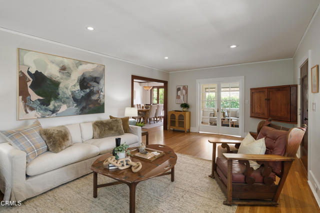 1036 N Chester Avenue, Pasadena CA: https://media.crmls.org/mediaz/487e5638-8274-45f1-afd3-92ea7e477297.jpg
