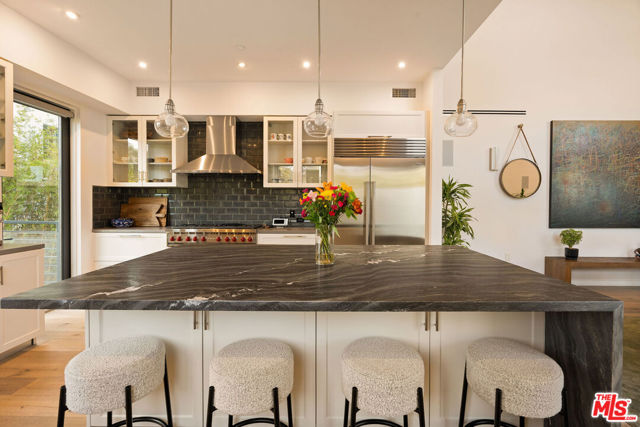 1333 Beverly Green Drive, Los Angeles CA: https://media.crmls.org/mediaz/487eaf67-6a7e-4d52-a6a6-e9475d457b5a.jpg