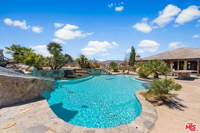 42094 W 21st Street, Lancaster CA: https://media.crmls.org/mediaz/487eb1f6-8915-4f26-a145-c6639c4f44aa.jpg