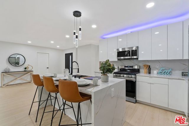 5413 Halbrent Avenue, Sherman Oaks CA: https://media.crmls.org/mediaz/487ec773-aa2f-4ab1-9ed8-c4d60a5664dd.jpg