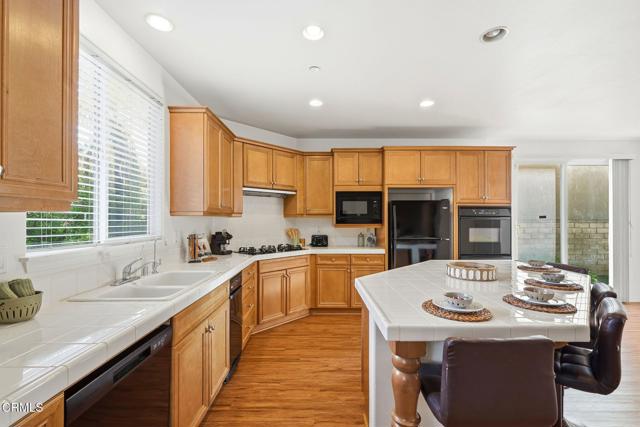 Detail Gallery Image 13 of 57 For 3325 Eagle Bend Ln, Oxnard,  CA 93036 - 4 Beds | 3 Baths