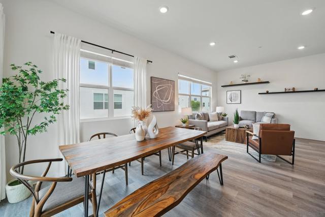 2054 Luzon Lane, Chula Vista CA: https://media.crmls.org/mediaz/487f99fd-ceb0-4969-98dc-6aabaf9e7d39.jpg