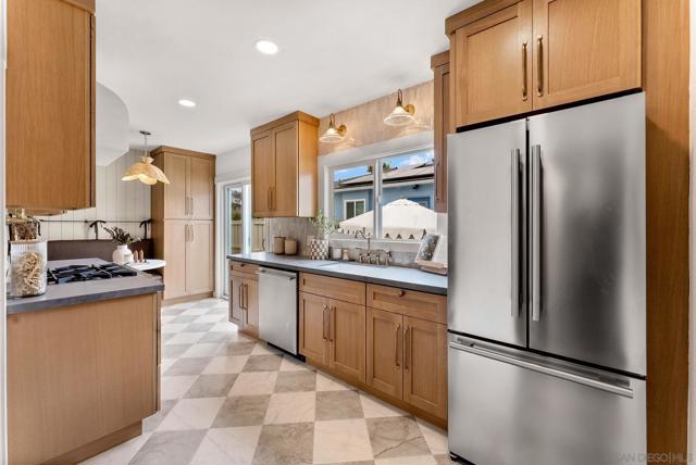 4618 Monroe Avenue, San Diego CA: https://media.crmls.org/mediaz/487ff282-23c4-4a6f-91c9-cc17139dc297.jpg