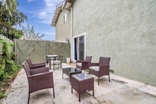 Image 19 of 55 For 370 Appian Way