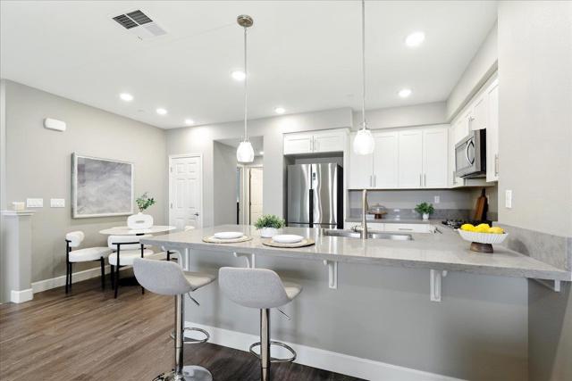 1011 Bellante Lane, San Jose CA: https://media.crmls.org/mediaz/48804ea4-a089-46de-a7ab-52c56176ac26.jpg
