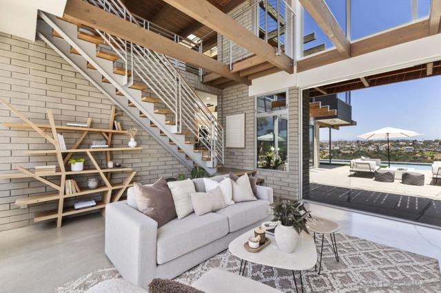 1635 Gascony Rd, Encinitas CA: https://media.crmls.org/mediaz/48805d6a-3474-4065-907d-d46031274155.jpg