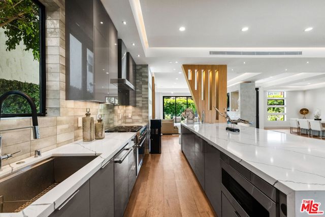 4338 Agnes Avenue, Studio City CA: https://media.crmls.org/mediaz/4880ce53-9757-4569-99f7-8282232ba538.jpg