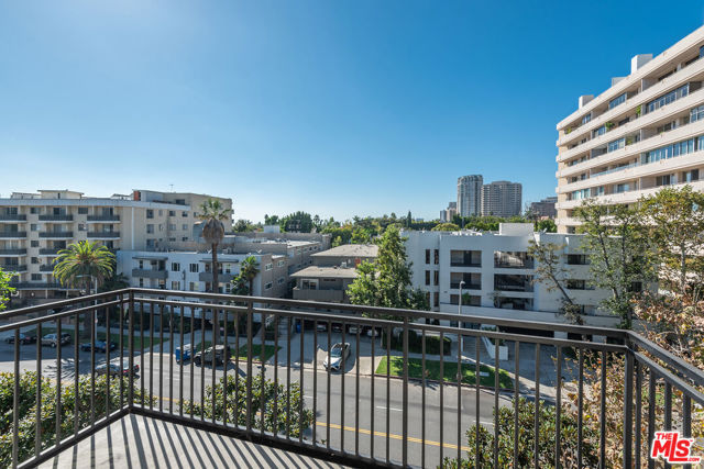 1340 S Beverly Glen Boulevard, Los Angeles CA: https://media.crmls.org/mediaz/48821498-12b0-4f5a-9024-65d3ddf3fc88.jpg