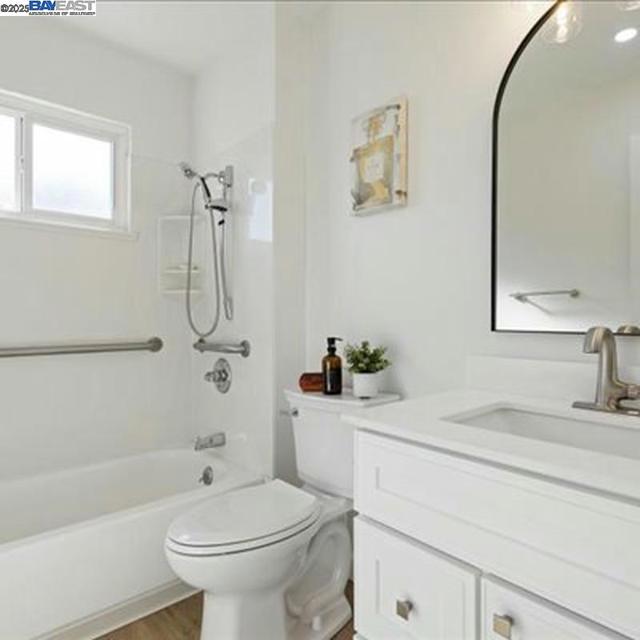 3184 Waugh Place, Fremont CA: https://media.crmls.org/mediaz/4882a5c1-cfb5-43e4-bfb7-7ceb2f4a7b67.jpg