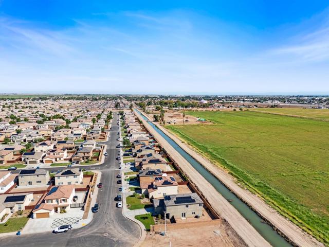 2504 Vista Del Mar Lane, Imperial CA: https://media.crmls.org/mediaz/4882d45e-ca51-49ab-8096-42c4b39135df.jpg