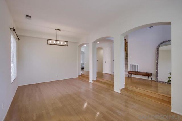 11523 Sun Ray Ct, San Diego CA: https://media.crmls.org/mediaz/4882ec0f-c872-43a6-8c1b-1c679c7b9ab0.jpg
