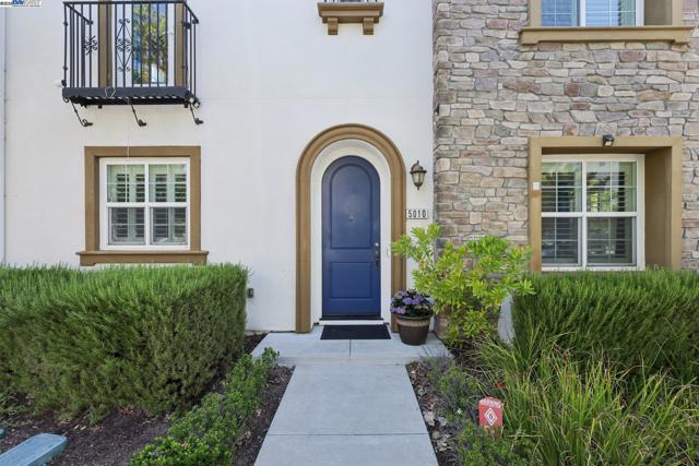 5010 Barrenstar Way, San Ramon CA: https://media.crmls.org/mediaz/48833ec0-efc9-4cc3-8212-d74e294d1948.jpg
