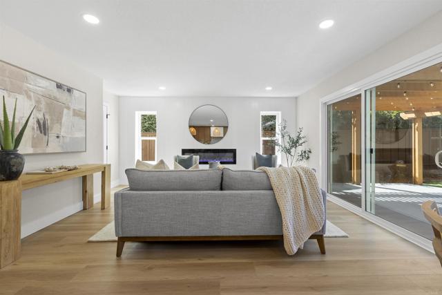 Detail Gallery Image 20 of 44 For 3936 Ambervale Ter, San Diego,  CA 92130 - 3 Beds | 2/1 Baths