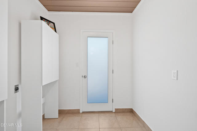 1449 Fordham Avenue, Thousand Oaks CA: https://media.crmls.org/mediaz/48835f70-f39c-4197-82ad-2d4980dd3ca0.jpg