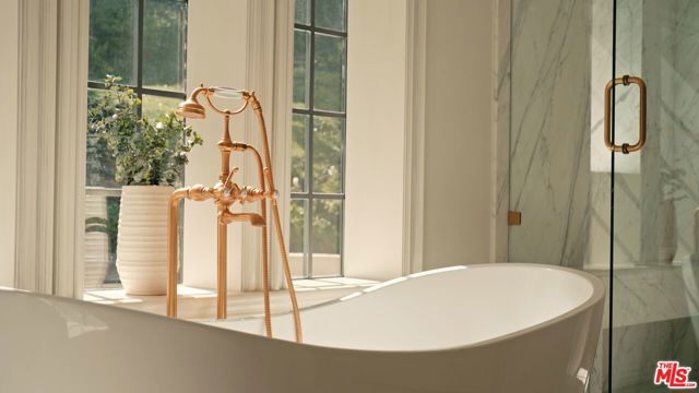 Drew Fenton | 10950 Bellagio Road Los Angeles CA | MLS: 7409196 Drew Fenton | 10950 Bellagio Road Los Angeles CA | MLS: 7409196