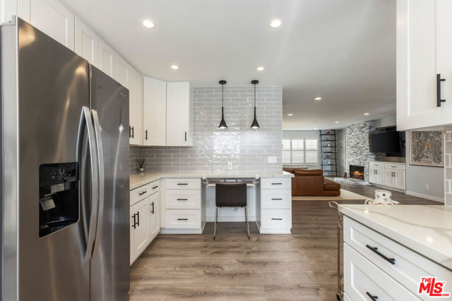 11828 Goshen Avenue, Los Angeles CA: https://media.crmls.org/mediaz/48843163-5b4b-4c53-95d9-ec1ec06855ee.jpg