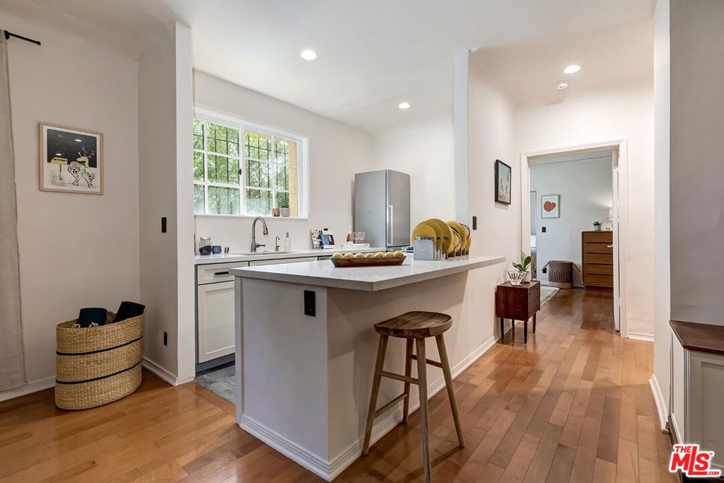 1345 N Hayworth Avenue #1