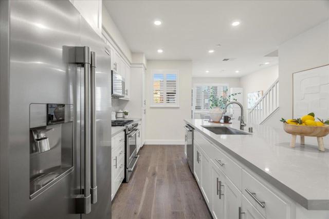 29333 Hub Court, Hayward CA: https://media.crmls.org/mediaz/48853d38-53e3-461a-80e0-09ee14b9acb3.jpg