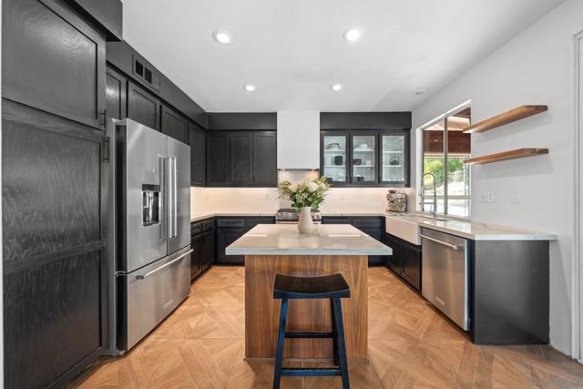 32246 Cour Meyney, Temecula CA: https://media.crmls.org/mediaz/48857e99-be6d-44b4-8674-641efe6aa335.jpg