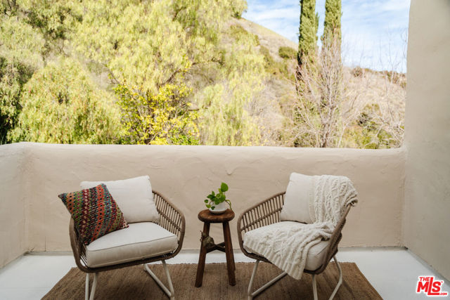 2865 Marquette Drive, Topanga CA: https://media.crmls.org/mediaz/4885ccc3-2b34-4fc4-a004-e69054f22dfe.jpg