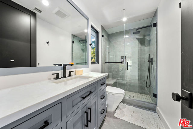 3140 Coldwater Canyon, Studio City CA: https://media.crmls.org/mediaz/48865aa2-f0c1-4546-9f71-103f267d3dbf.jpg