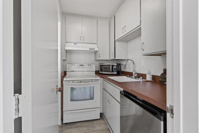 300 Davey Glen Road, Belmont CA: https://media.crmls.org/mediaz/4886d907-e3b0-469a-aa52-1fd3e3b6229d.jpg