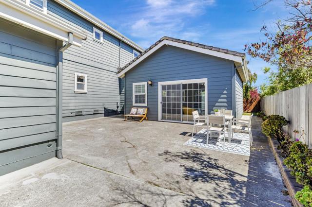 515 Silver Avenue, Half Moon Bay CA: https://media.crmls.org/mediaz/48871a8d-33b3-44a7-a0b7-021729bfaefe.jpg